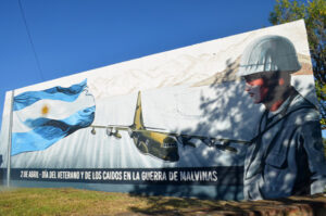En memoria de los excombatientes de Malvinas
