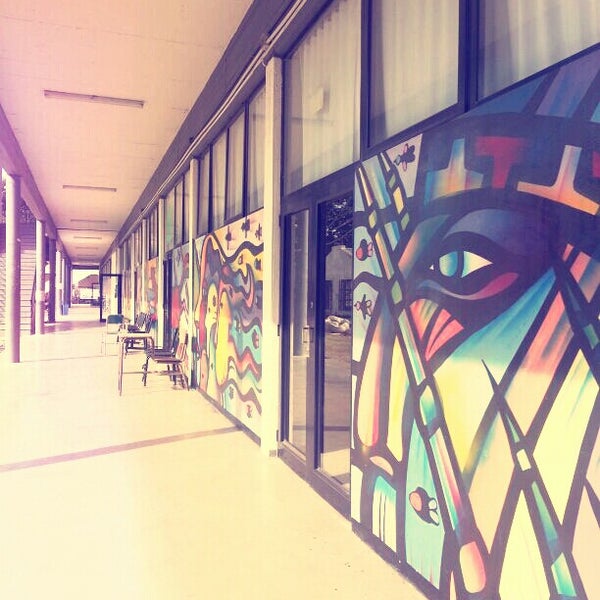 pasillo de la facultad de bellas artes, cede Fonseca