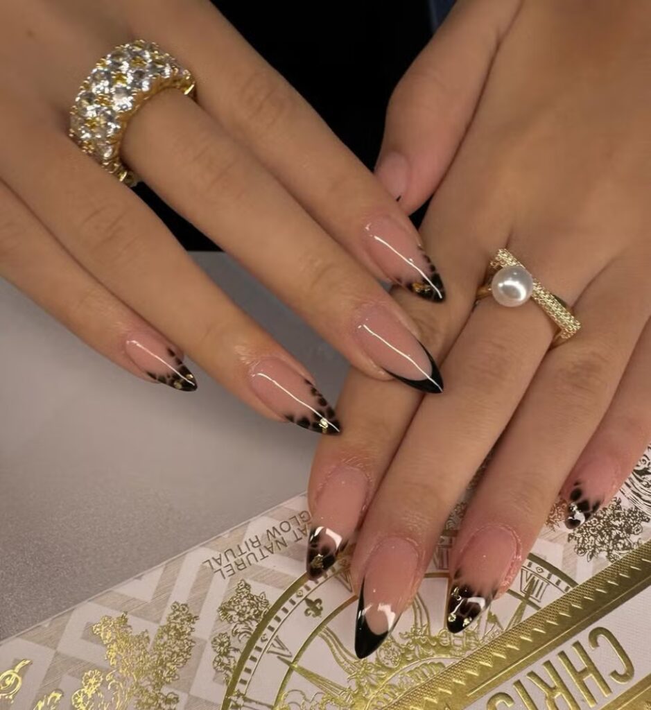 manicura francesitas de color negro