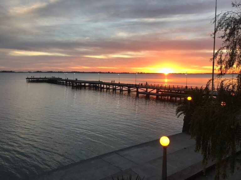 atardecer laguna de chascomus