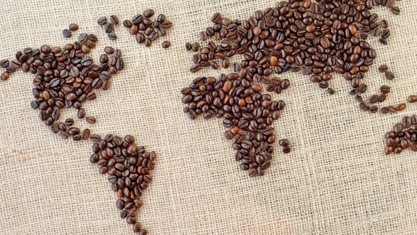 continentes formado con granos de café